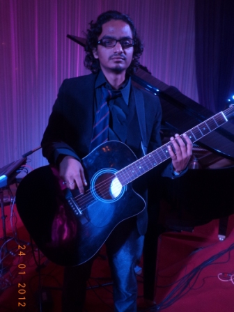 male guitar players chandigarh